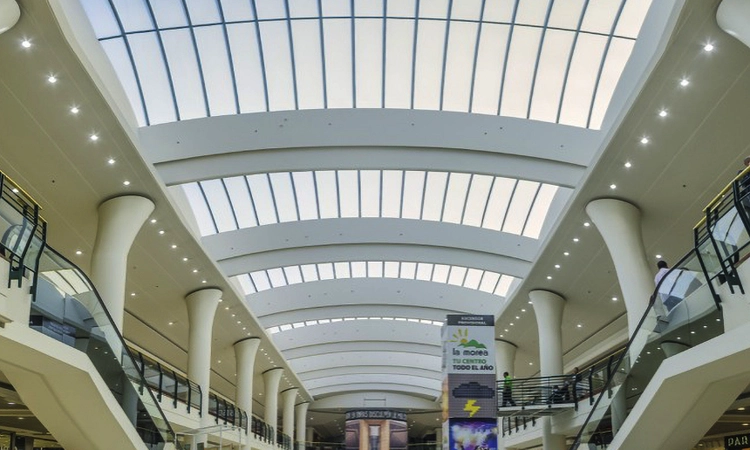 Renovatie Van Spaanse Winkelcentrum Lichtstraten